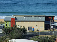 A new surf lifesaving club at Copacabana Beach on the NSW Central Coast features a roof made from PERMALITE® cladding.