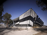 The RSPCA Burwood headquarters redevelopment uses walling and roofing made from LYSAGHT PANELRIB&reg; and LYSAGHT SPANDEK&reg; in colours Night Sky&reg; and Surfmist&reg;