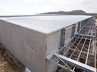 The Insight Logistics Park complex at Stapylton in Queensland, is constructed using 48,000 square metres of 0.48 bmt LYSAGHT KLIP-LOK 700 HI-STRENGTH&reg; and 231 tonnes of LYSAGHT SUPAZED&reg; purlins as part of the roof framing package.