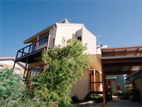 The Healthy Home Project at Mermaid Beach, Queensland, concentrated on environmentally-friendly products, like roofing and walling made from COLORBOND® steel.