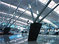 Qantas departees concourse, Sydney.  Roofing was made using COLORBOND® steel.