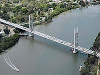 More than 875 tonnes of 350 Grade XLERPLATE® steel from BlueScope Steel was used to fabricate key sections of the deck of Brisbane’s new Eleanor Schonell Bridge