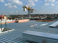 Composite slabs were created with LYSAGHT BONDEK® structural steel formwork at this new apartment block at Rockdale, New South Wales.