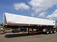 Tristar Industries' side tipper trailer uses XLERPLATE® steel in its design