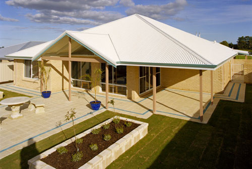 Roof made from COLORBOND® steel in the colour Surfmist®, the fascias made from ZINCALUME® steel