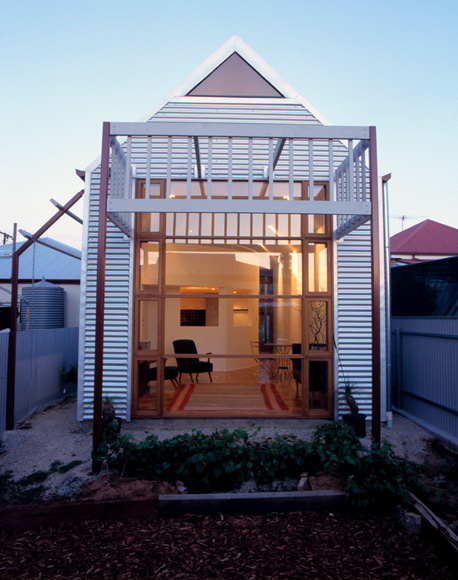 Foundry Street Cottage, Goodwood, Adelaide. The house frame and cladding is made from ZINCALUME® steel.