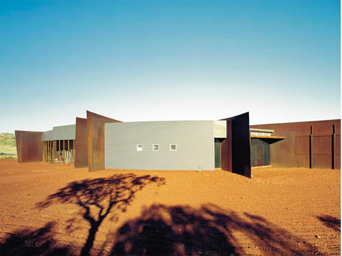 The Visitor Centre in the Karijini National Park features COLORBOND® steel rollformed into LYSAGHT KLIPLOK® 406 roofing in Woodland Grey®  and COLORBOND® steel rollformed into LYSAGHT SPANDEK® walling.