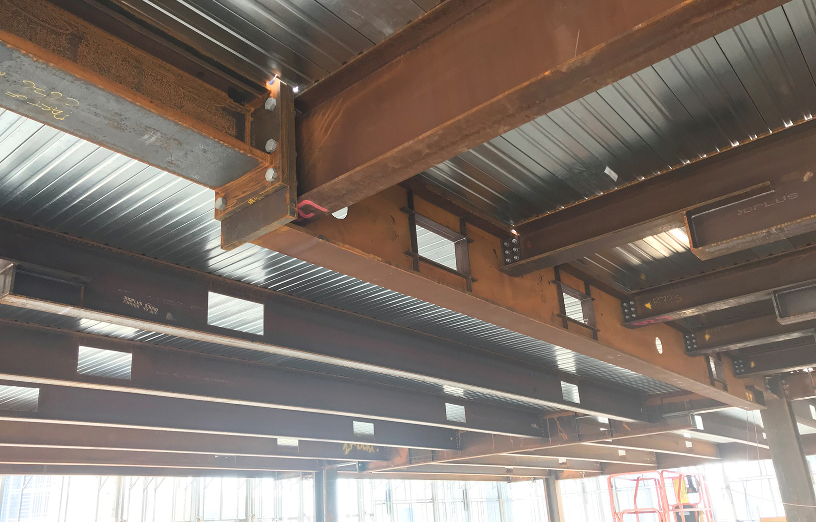 405 Bourke Street uses BlueScope welded beams and columns made from XLERPLATE® steel; XLERPLATE® steel plate; DECKFORM® steel decking
