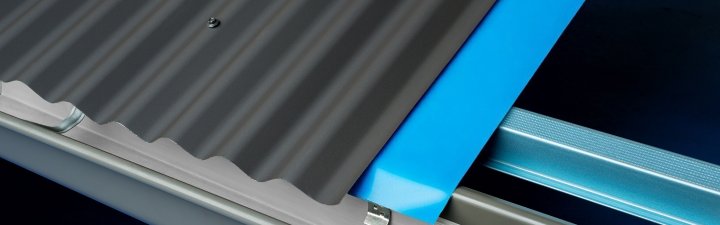 Steel roofing with sarking
