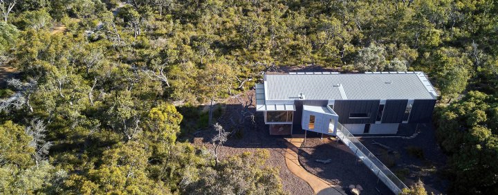 Wildnerness house featuring roofing and cladding made from COLORBOND steel